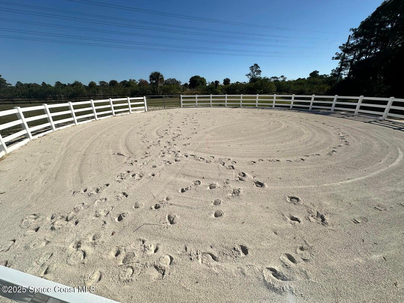 300 Pinto Lane Palm Bay, FL 32909 - Photo 16 of 70 Round Pen