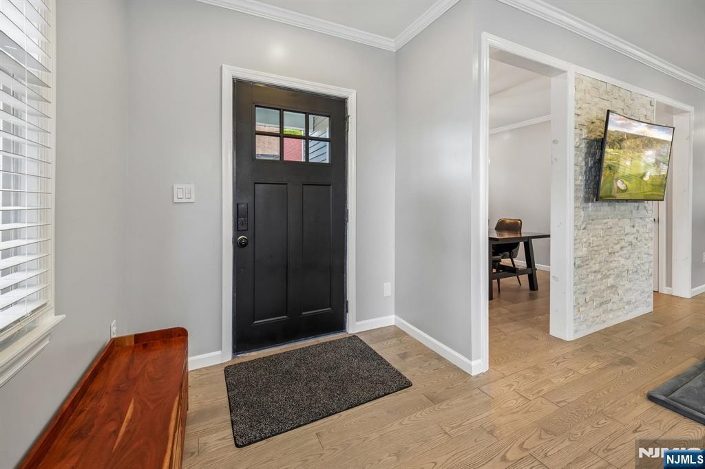 73 Forest Place Rochelle Park, NJ 07662 - Photo 5 of 34