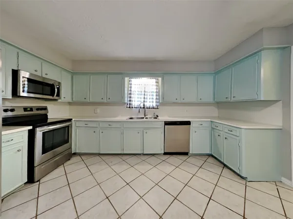 $2,065 | 10648 Fussel Road, Unit A, Conroe, TX 77385