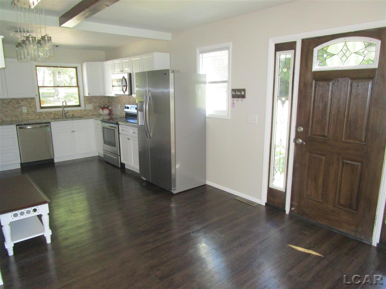 565 Trenton Road Adrian, MI 49221 - Photo 15 of 25 50058462-16.JPG