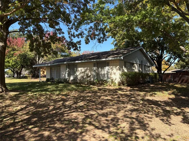 $2,000 | 3722 Tulane Circle, Garland, TX 75043