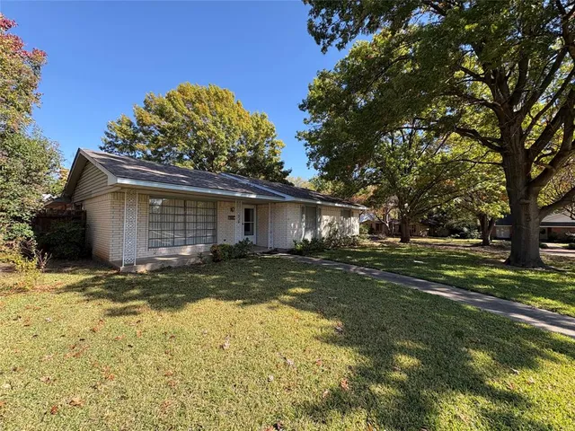 $2,000 | 3722 Tulane Circle, Garland, TX 75043