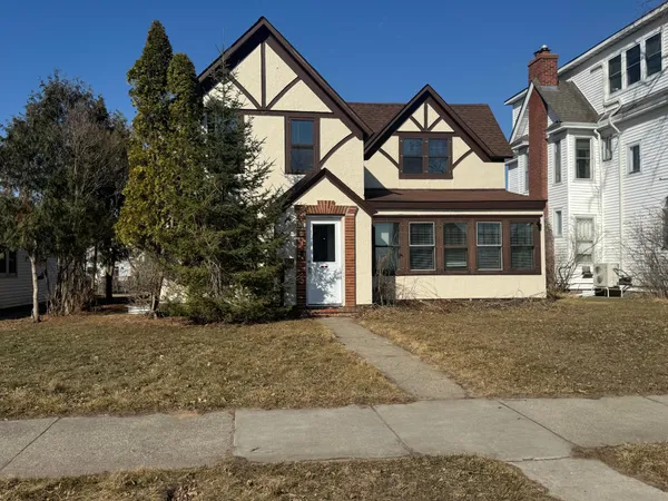 $279,000 | 1019 Beltrami Avenue Northwest, Bemidji, MN 56601