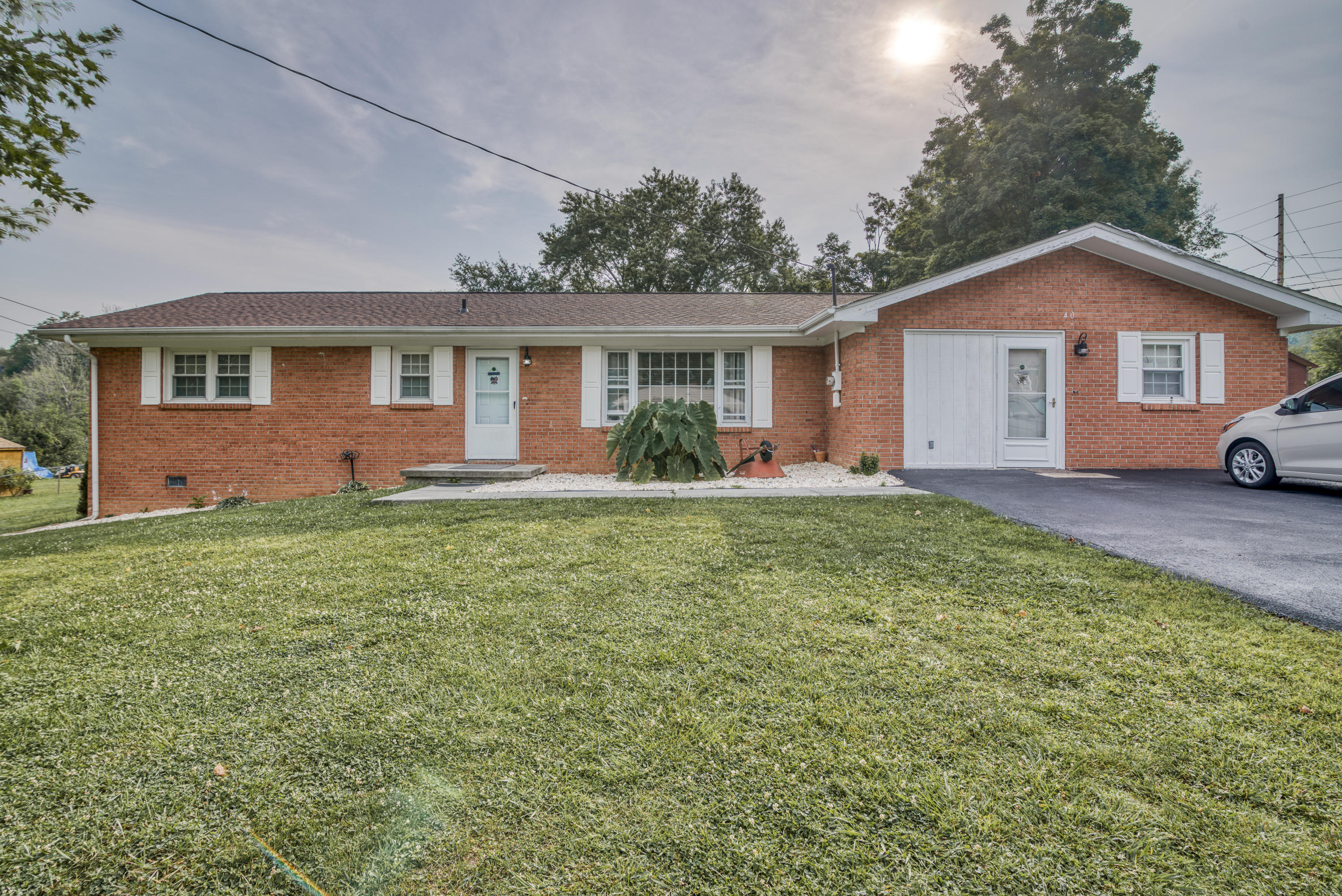 148 Hassen Heights Road Bristol, VA 24201 - Photo 1 of 26 148-Hassen-Heights Rd