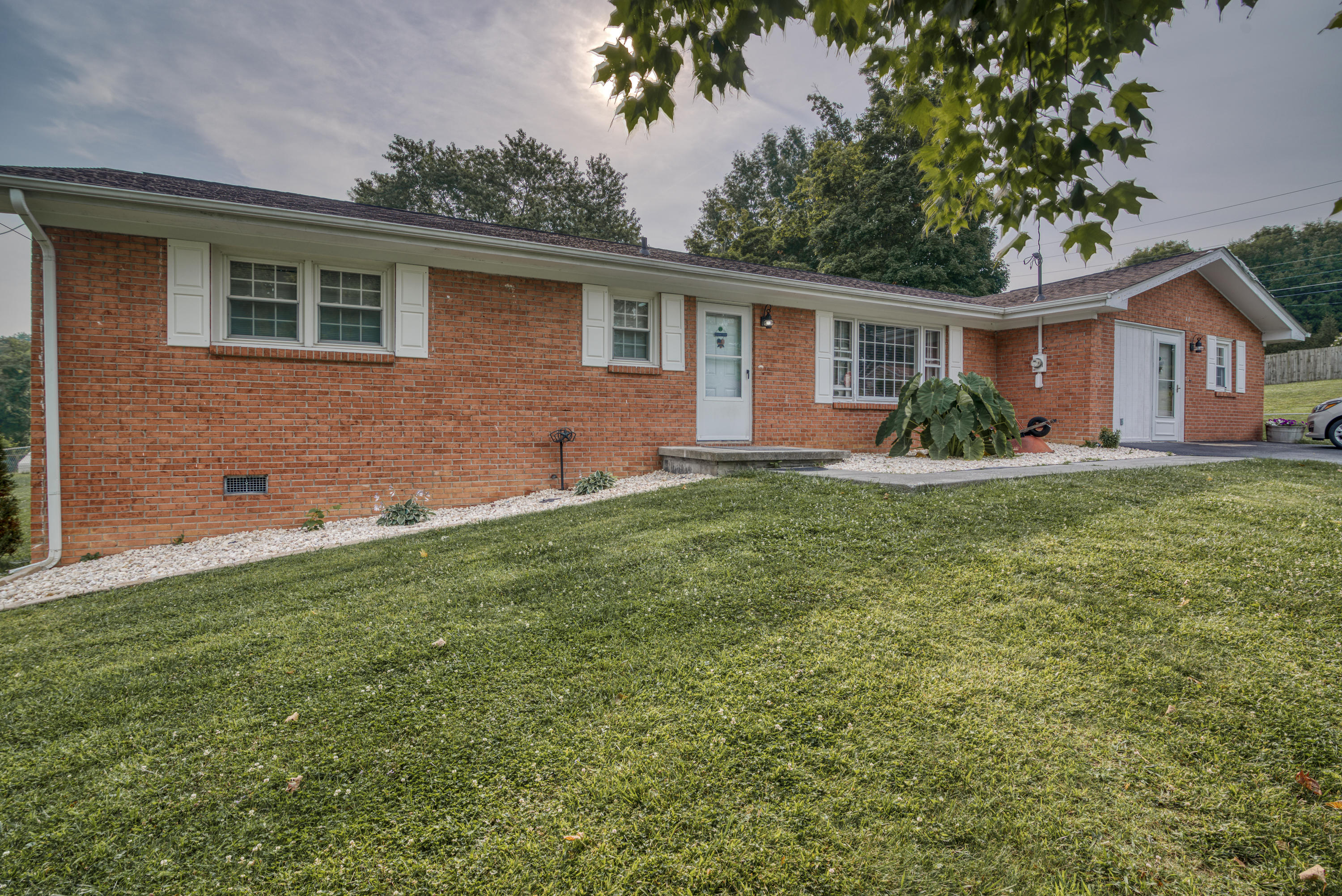 148 Hassen Heights Road Bristol, VA 24201 - Photo 2 of 26 148-Hassen-Heights-Bristol-VA Highlands-