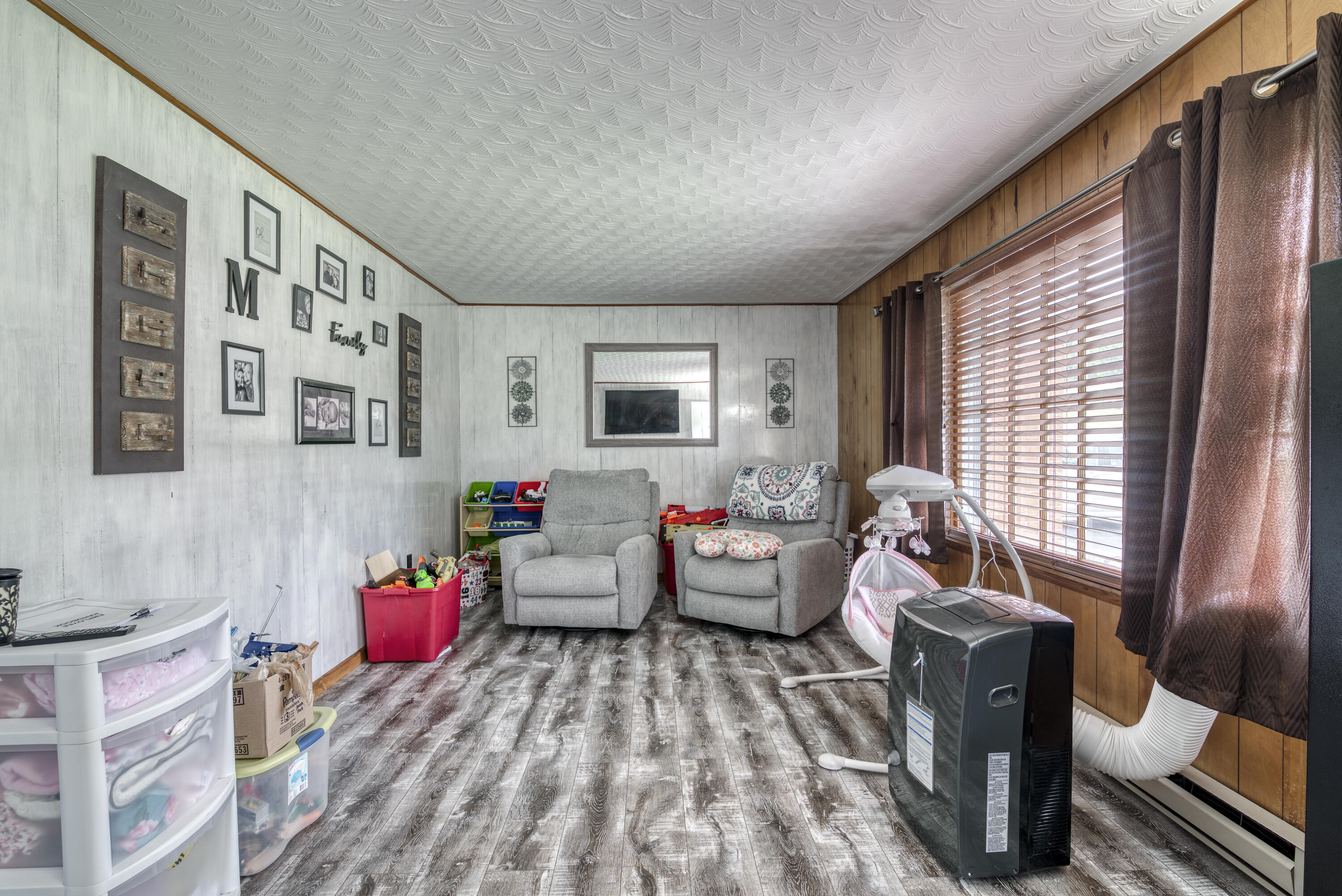 148 Hassen Heights Road Bristol, VA 24201 - Photo 3 of 26 148-Hassen-Heights-Bristol-VA Highlands-