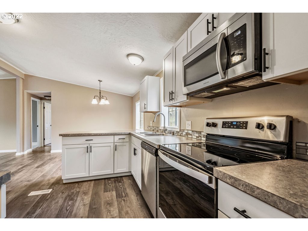 520 Clark Creek Road Longview, WA 98632 - Photo 5 of 32 Gallery Image 5