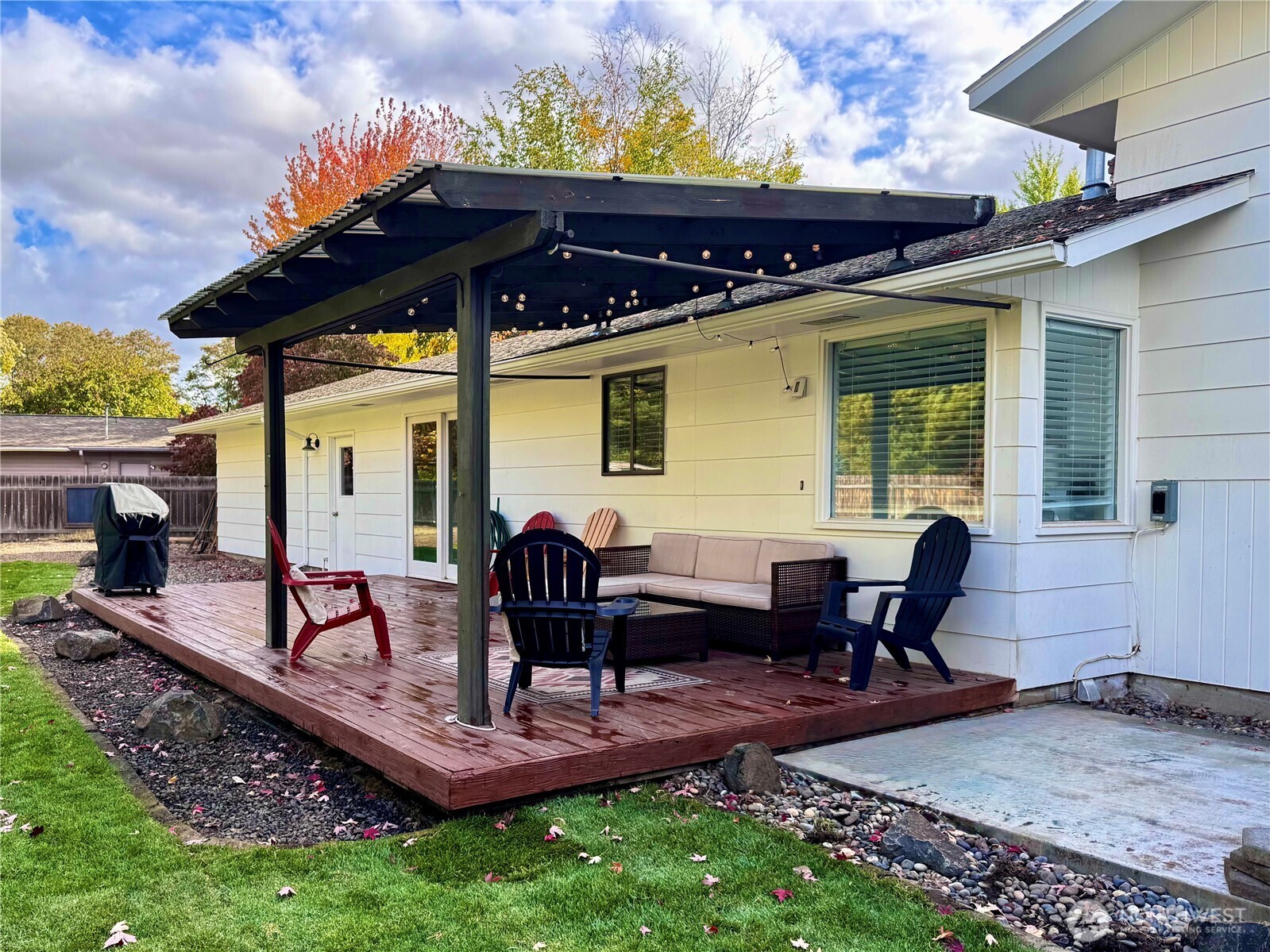 715 Liberty Place Walla Walla, WA 99362 - Photo 28 of 32 a view of a house with backyard and sitting area