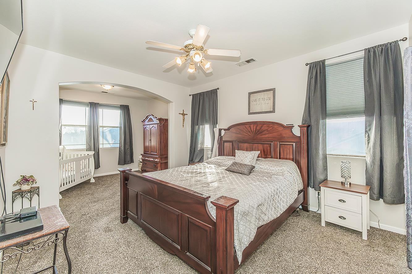2631 Rall Avenue Clovis, CA 93611 - Photo 22 of 41 Primary bedroom