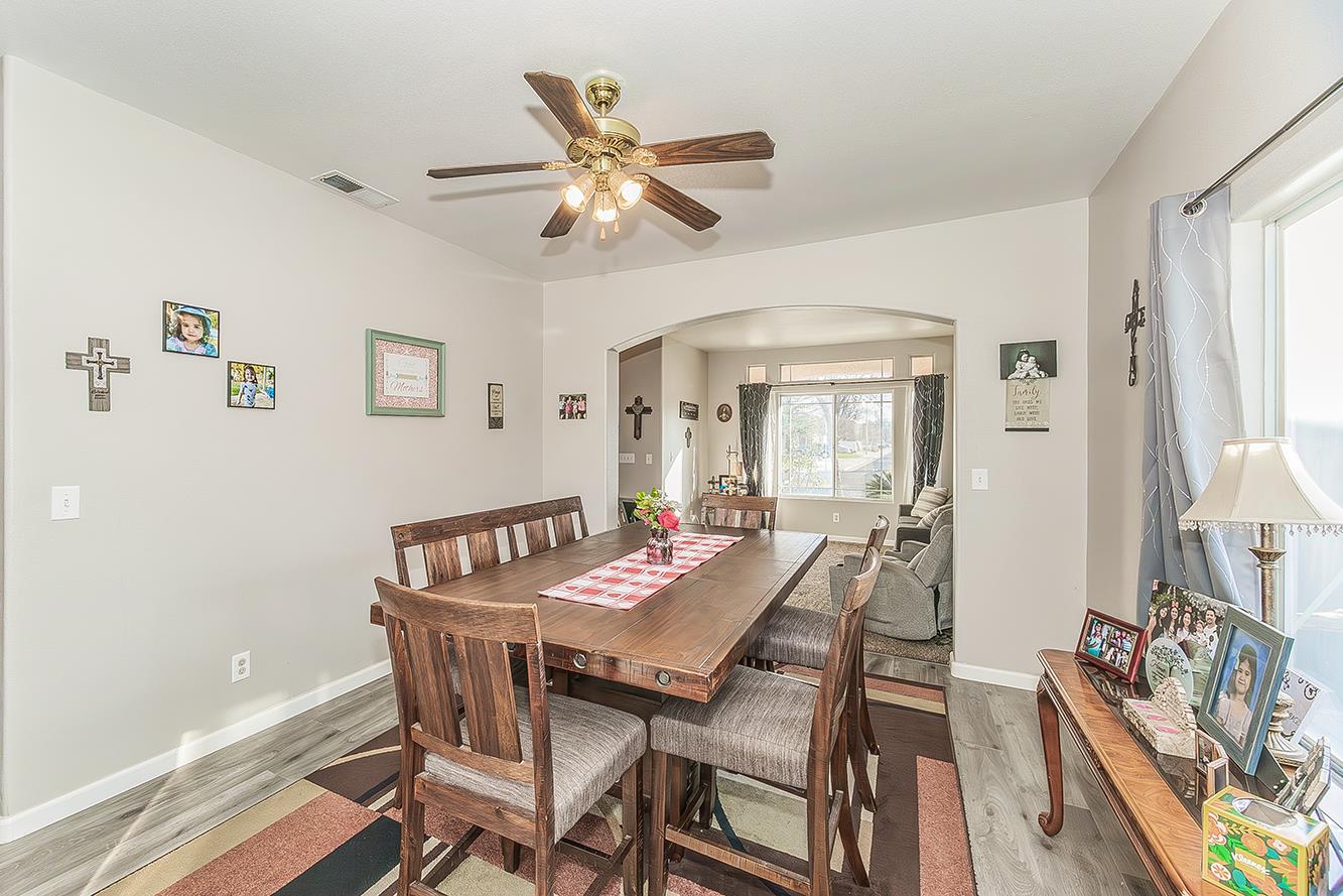 2631 Rall Avenue Clovis, CA 93611 - Photo 8 of 41