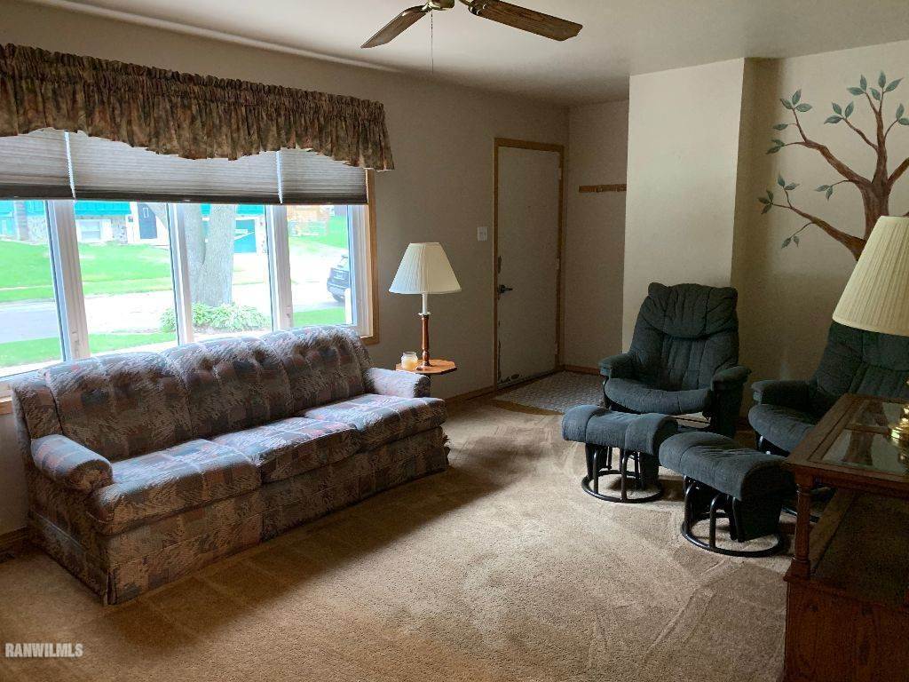 1747 North Ridge Drive Freeport, IL 61032 - Photo 9 of 19 Gallery Image 9
