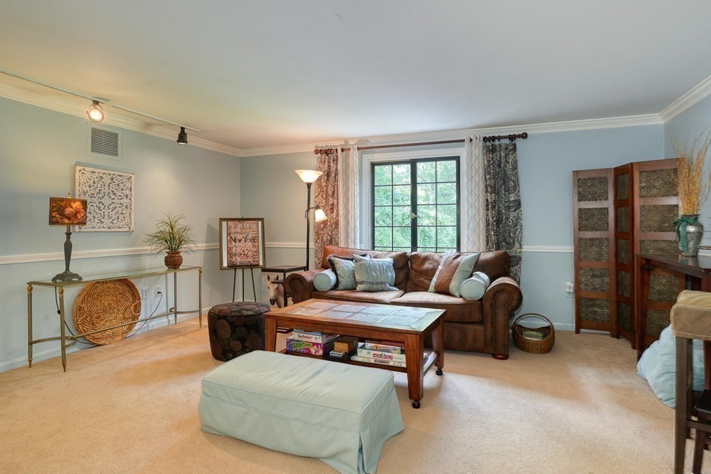 1043 Boston Post Road Sudbury, MA 01776 - Photo 28 of 42 Gallery Image 28