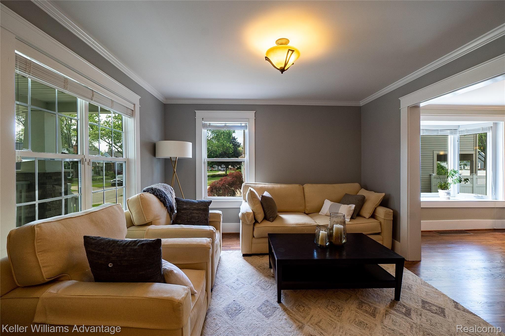 2685 Wakefield Road Berkley, MI 48072 - Photo 6 of 42 WakefieldRd_2685_Living 1.jpg