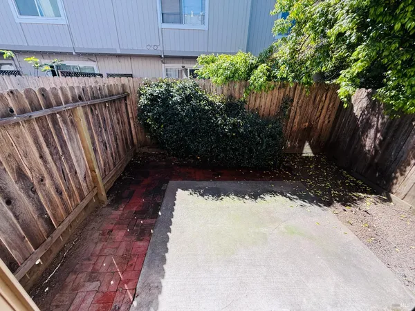 $389,999 | 29 Front Street, Unit C, Healdsburg, CA 95448