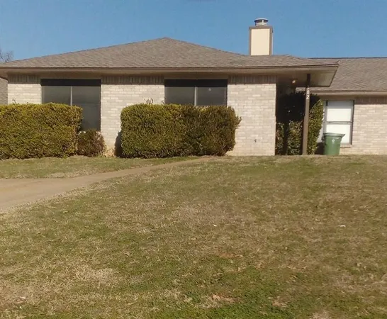 $1,650 | 302 Shady Valley Drive, Mansfield, TX 76063