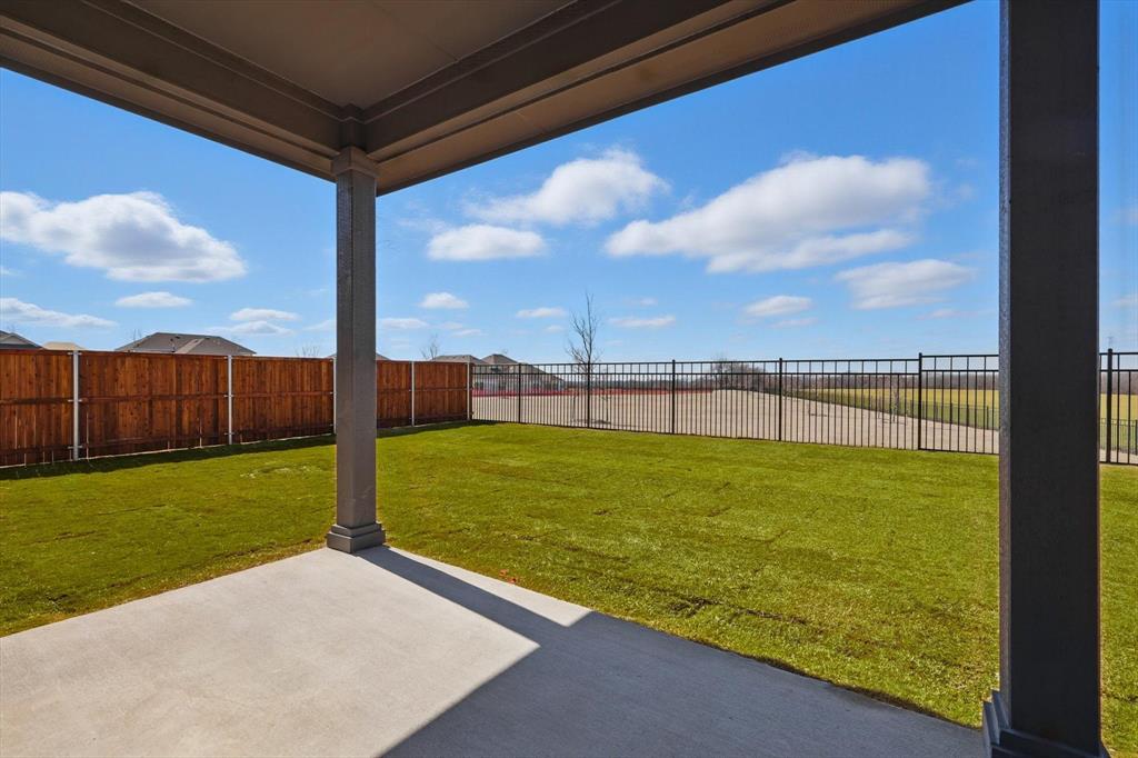 2238 Maple Ridge Drive Van Alstyne, TX 75495 - Photo 31 of 38