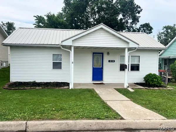 $205,000 | 218 East Jefferson Street, Palmyra, MO 63461