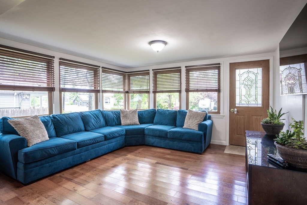 6 Knoll Road Hopkinton, MA 01748 - Photo 6 of 34 Gallery Image 6