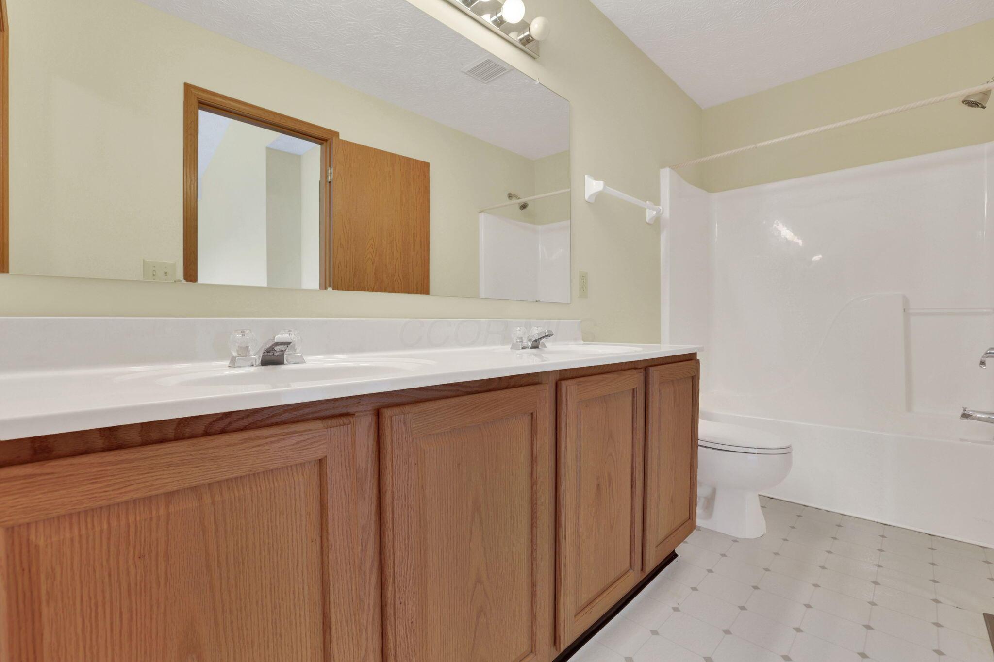 2117 Ripple Road Hilliard, OH 43026 - Photo 23 of 37 28-web-or-mls-4E7A7740