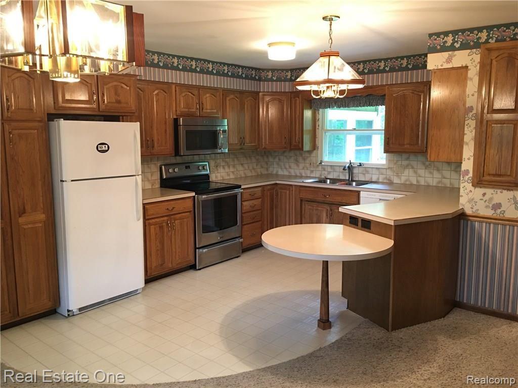 7319 South Beyer Road Frankenmuth, MI 48734 - Photo 22 of 84 Kitchen 1.JPG