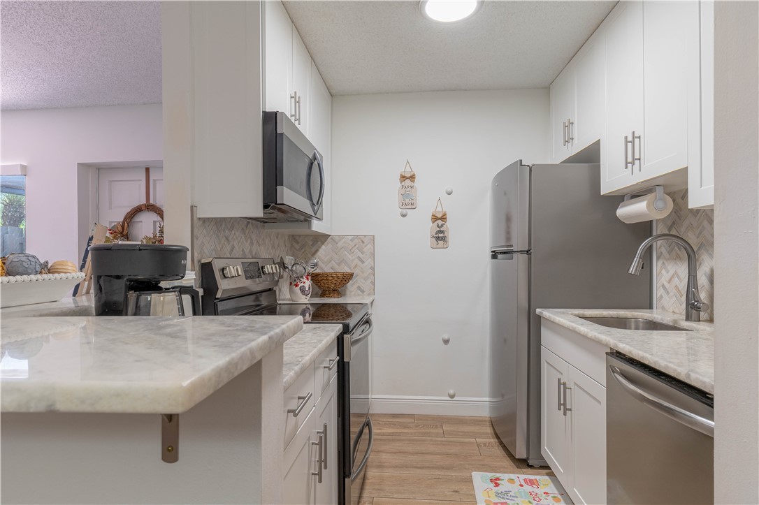 1172 Breezy Way, Unit 5D Sebastian, FL 32958 - Photo 8 of 30