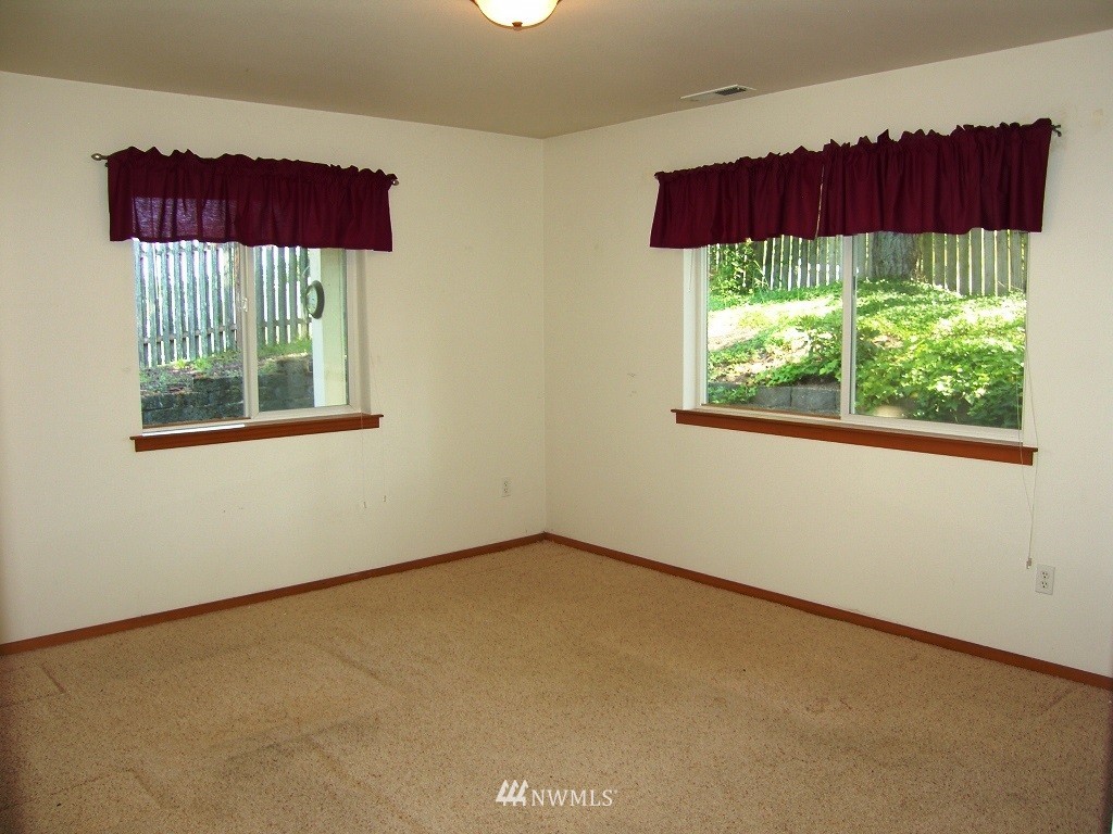 523 Radey Street, Unit D Port Orchard, WA 98366 - Photo 10 of 16 Gallery Image 10