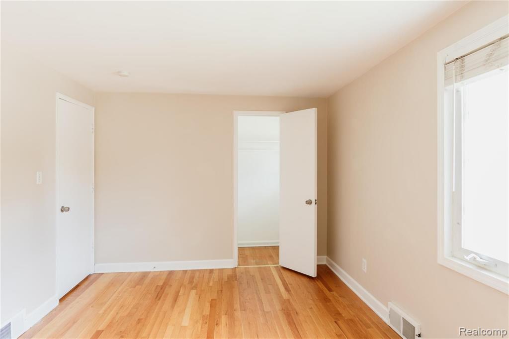 1526 West Webster Road Royal Oak, MI 48073 - Photo 27 of 38