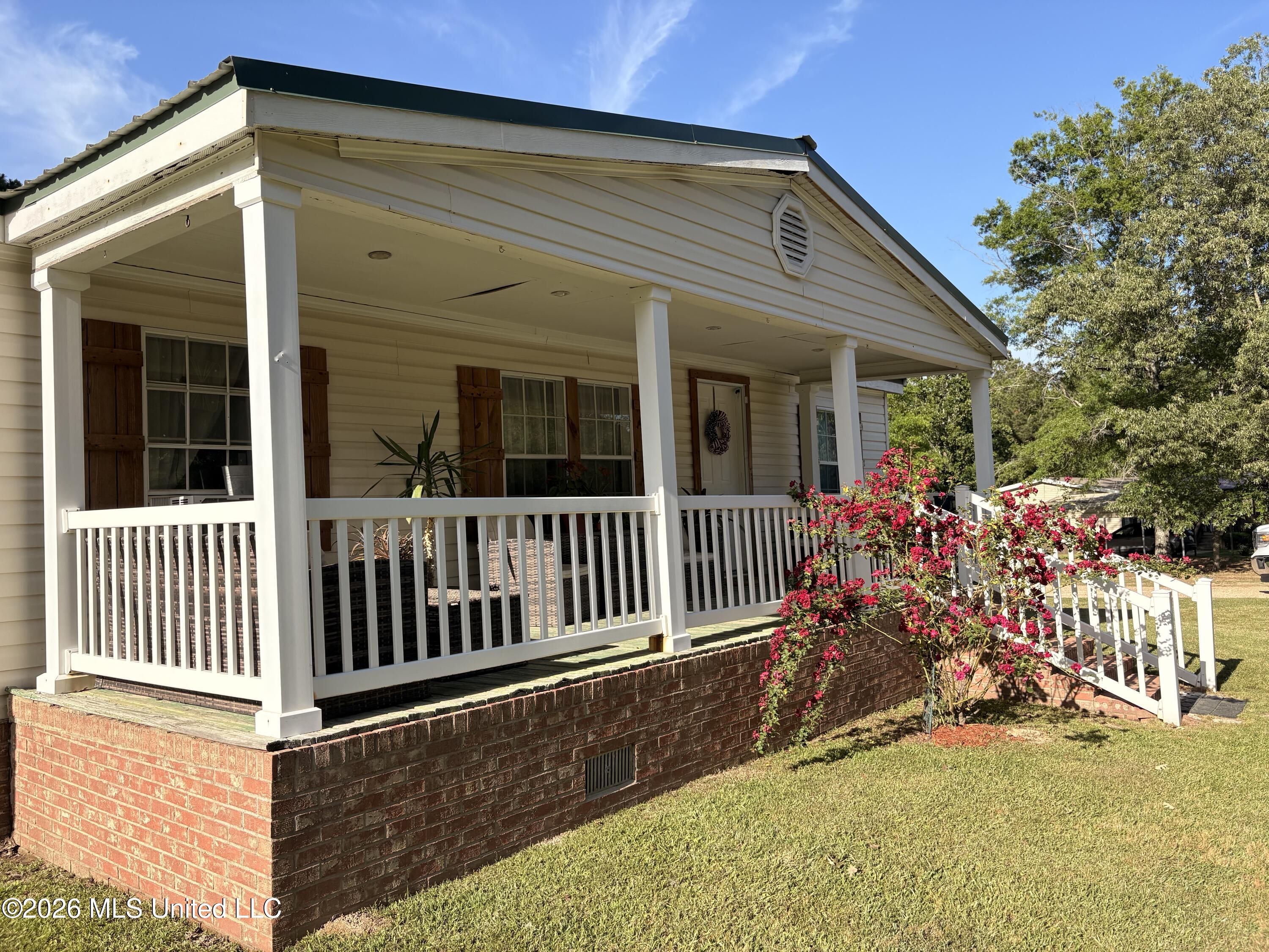 109 Prairie Creek Road Morton, MS 39117 - Photo 2 of 18 IMG_8851