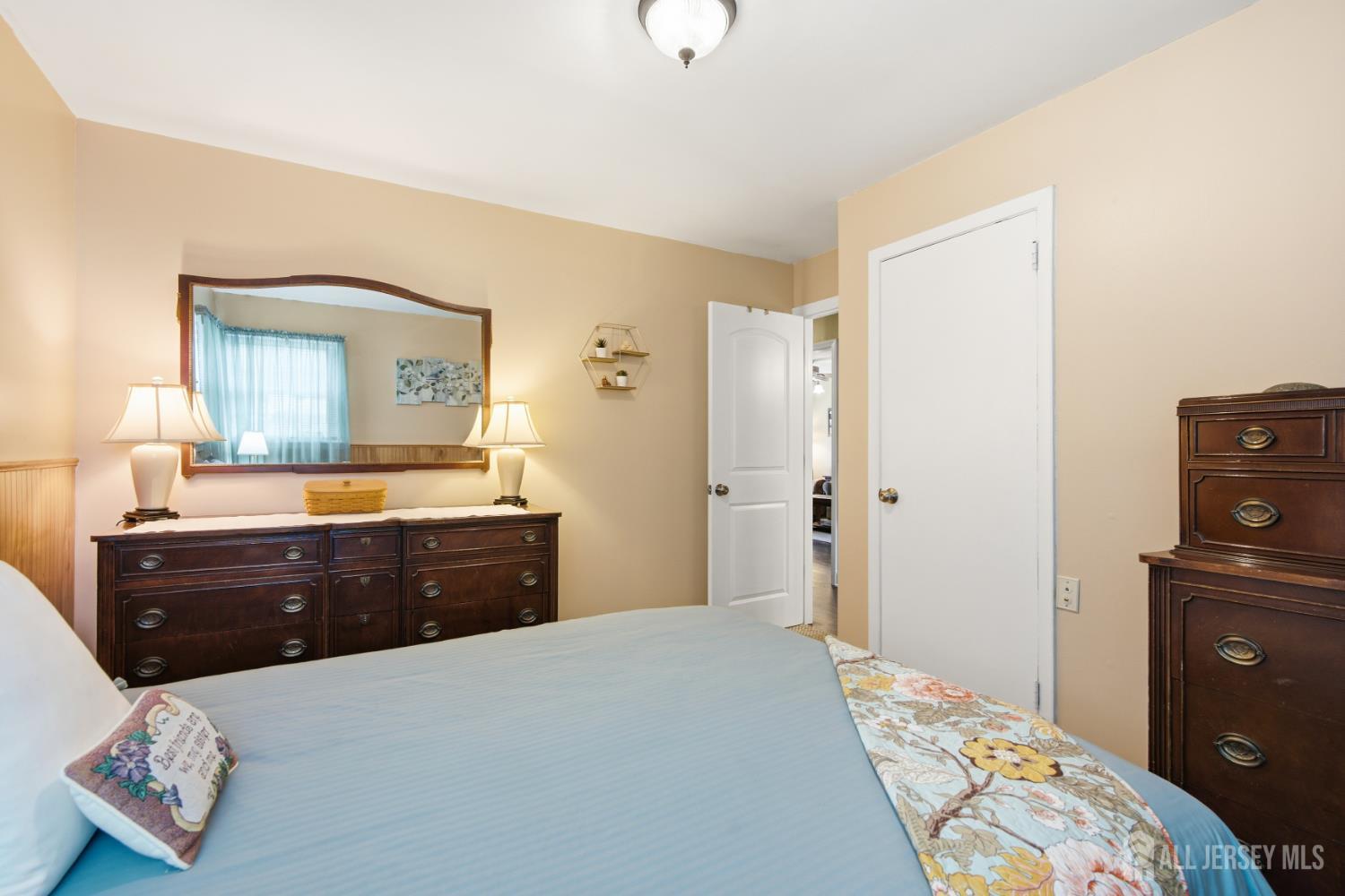 9 Brox Road Edison, NJ 08817 - Photo 19 of 38