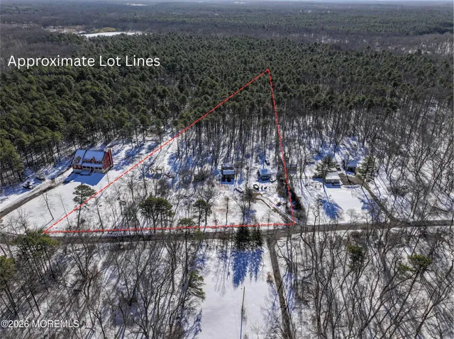 $299,000 | 3 Schreibers Lane, Freehold, NJ 07728