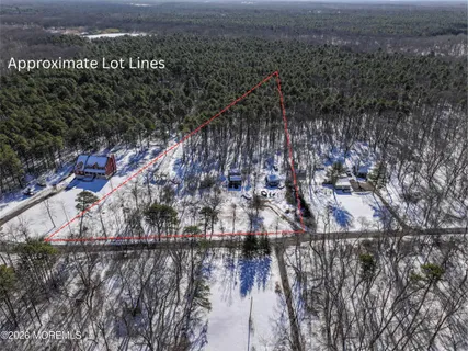 $299,000 | 3 Schreibers Lane, Freehold, NJ 07728