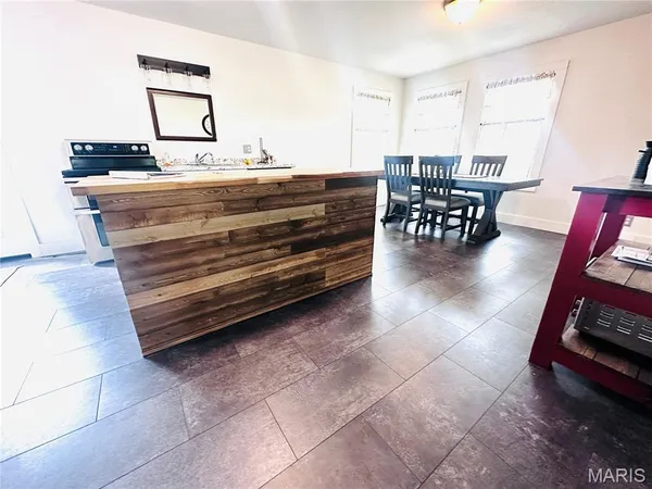 $285,000 | 9383 Audrain Road 625, Laddonia, MO 63352