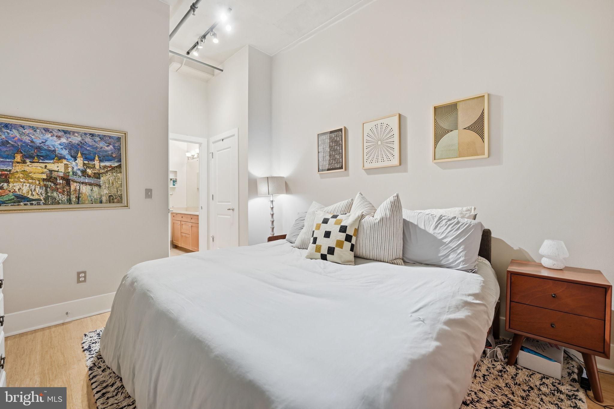 2328 Champlain Street Northwest, Unit 302 Washington, DC 20009 - Photo 28 of 36