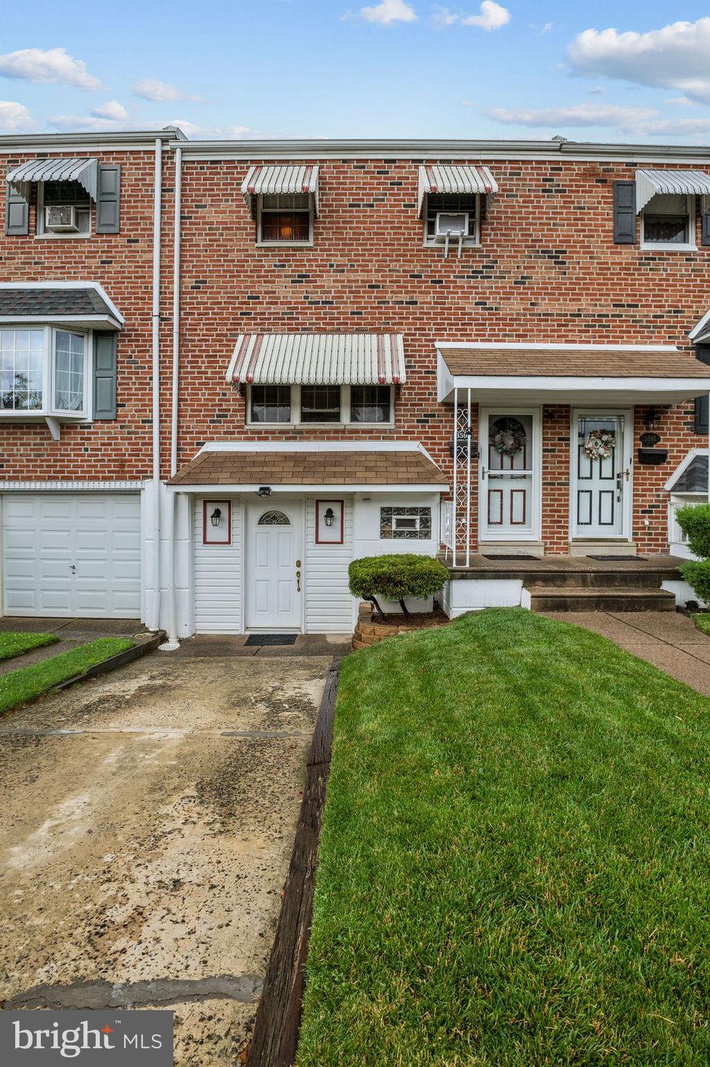 3595 Oakhill Road Philadelphia, PA 19154 - Photo 2 of 26