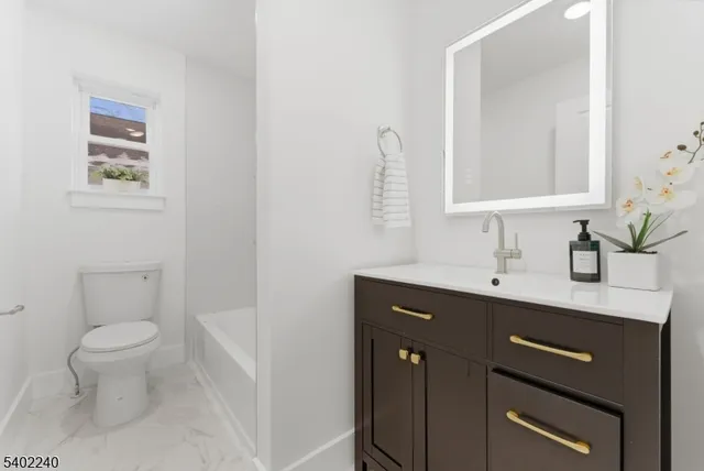 $675,000 | 914 Bower Street, Linden, NJ 07036