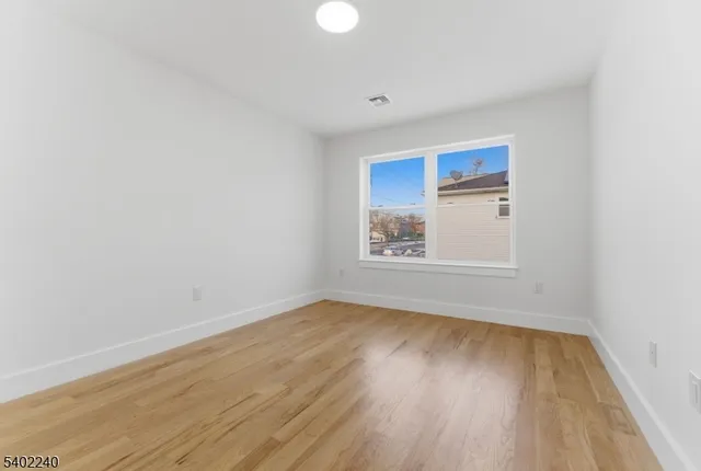 $675,000 | 914 Bower Street, Linden, NJ 07036