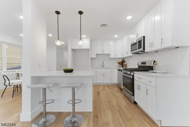 $675,000 | 914 Bower Street, Linden, NJ 07036