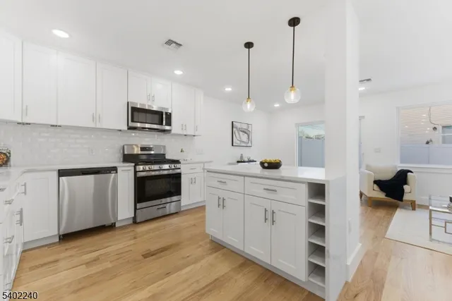 $675,000 | 914 Bower Street, Linden, NJ 07036