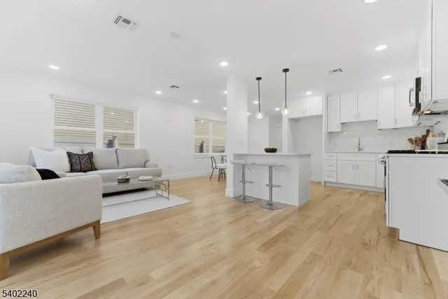 $675,000 | 914 Bower Street, Linden, NJ 07036