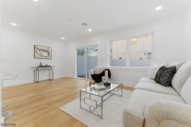 $675,000 | 914 Bower Street, Linden, NJ 07036