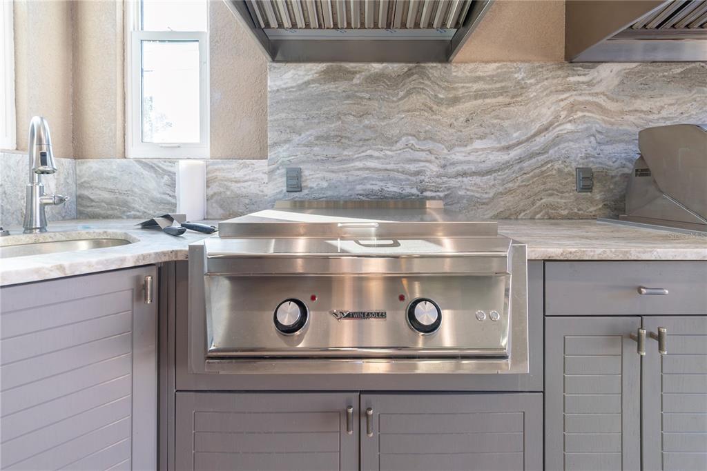 8284 Southwest 59th Terrace Ocala, FL 34476 - Photo 42 of 63 a close view of stove