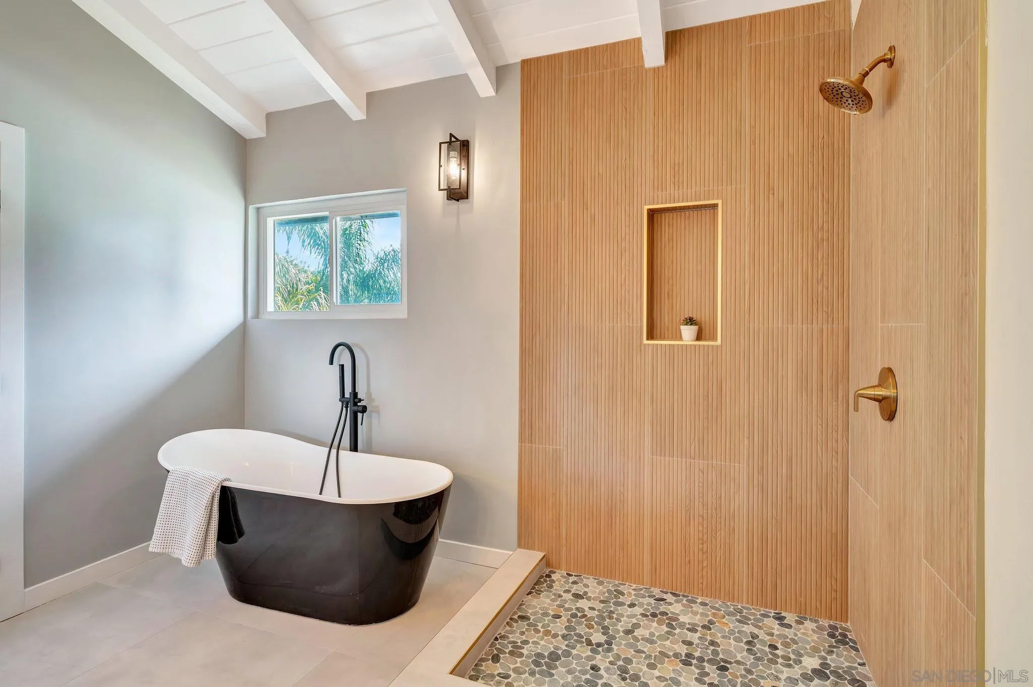 1349 Bonair Road Vista, CA 92084 - Photo 13 of 22