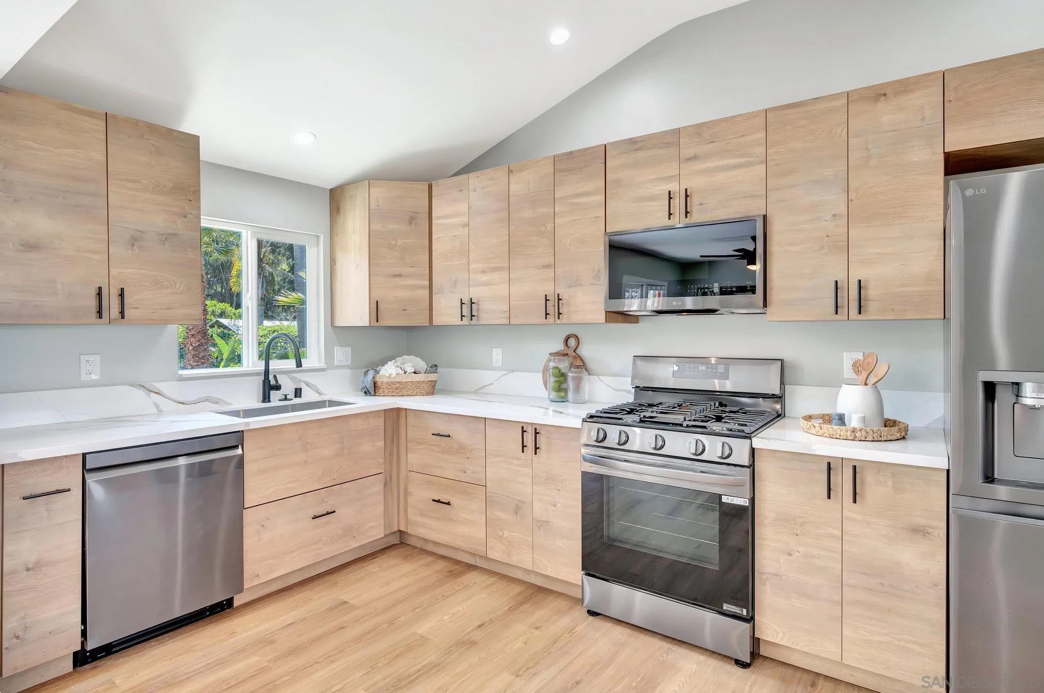 1349 Bonair Road Vista, CA 92084 - Photo 9 of 22