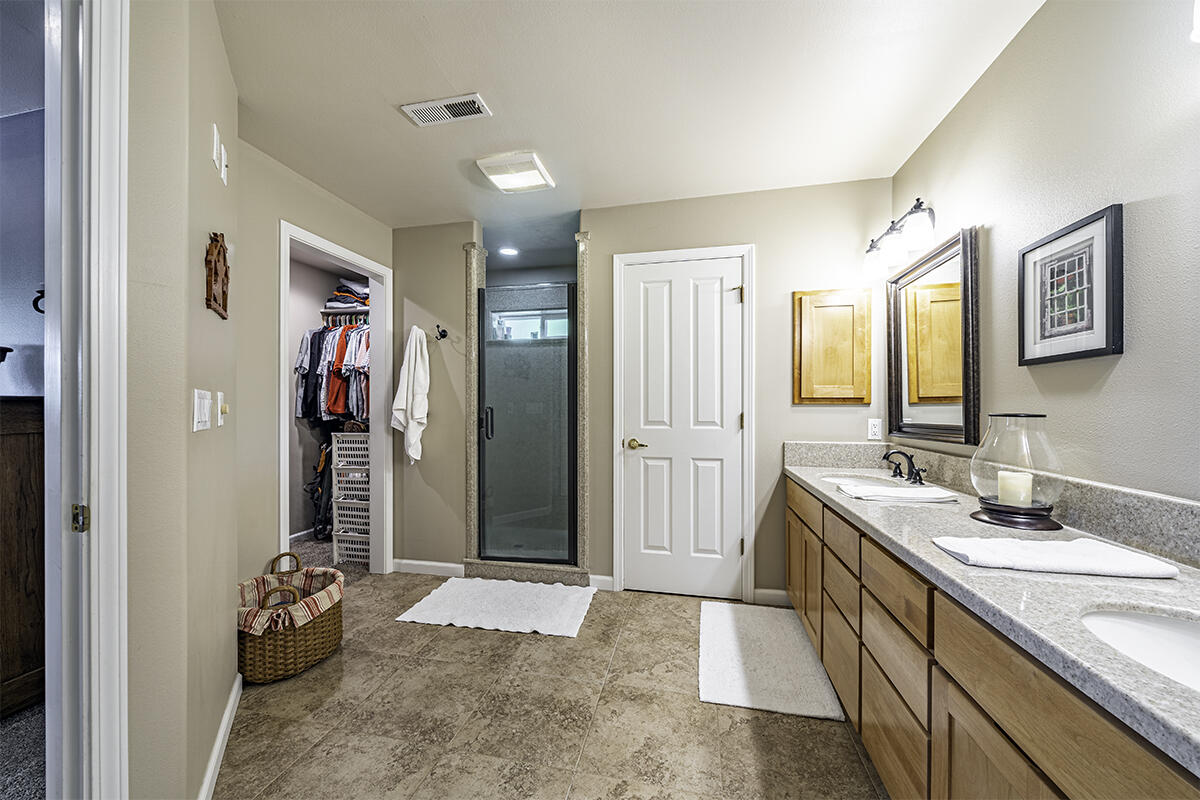 2972 Rosedale Terrace Medford, OR 97504 - Photo 21 of 55 DSC02305-HDR-Edit