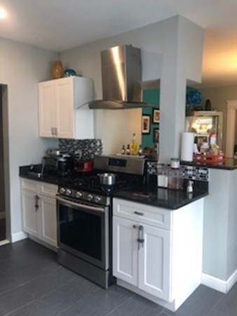 590 White Street Springfield, MA 01108 - Photo 8 of 32