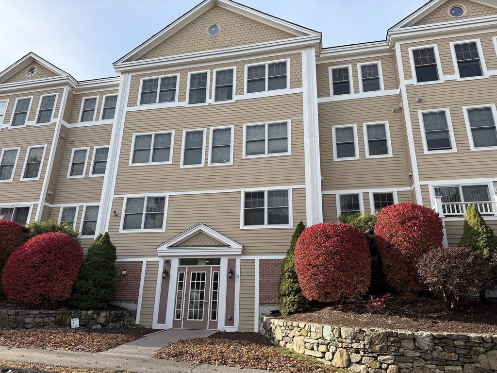 11 Cheriton Road, Unit 107 Boston, MA 02132 - Photo 2 of 26