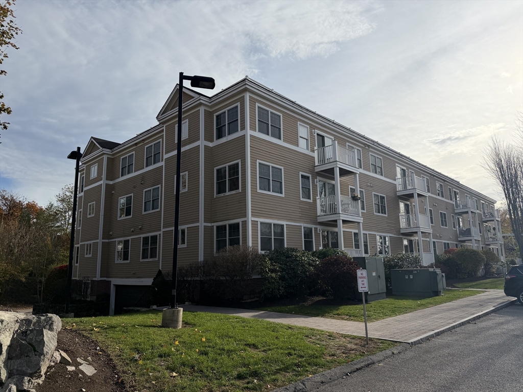 11 Cheriton Road, Unit 107 Boston, MA 02132 - Photo 25 of 26