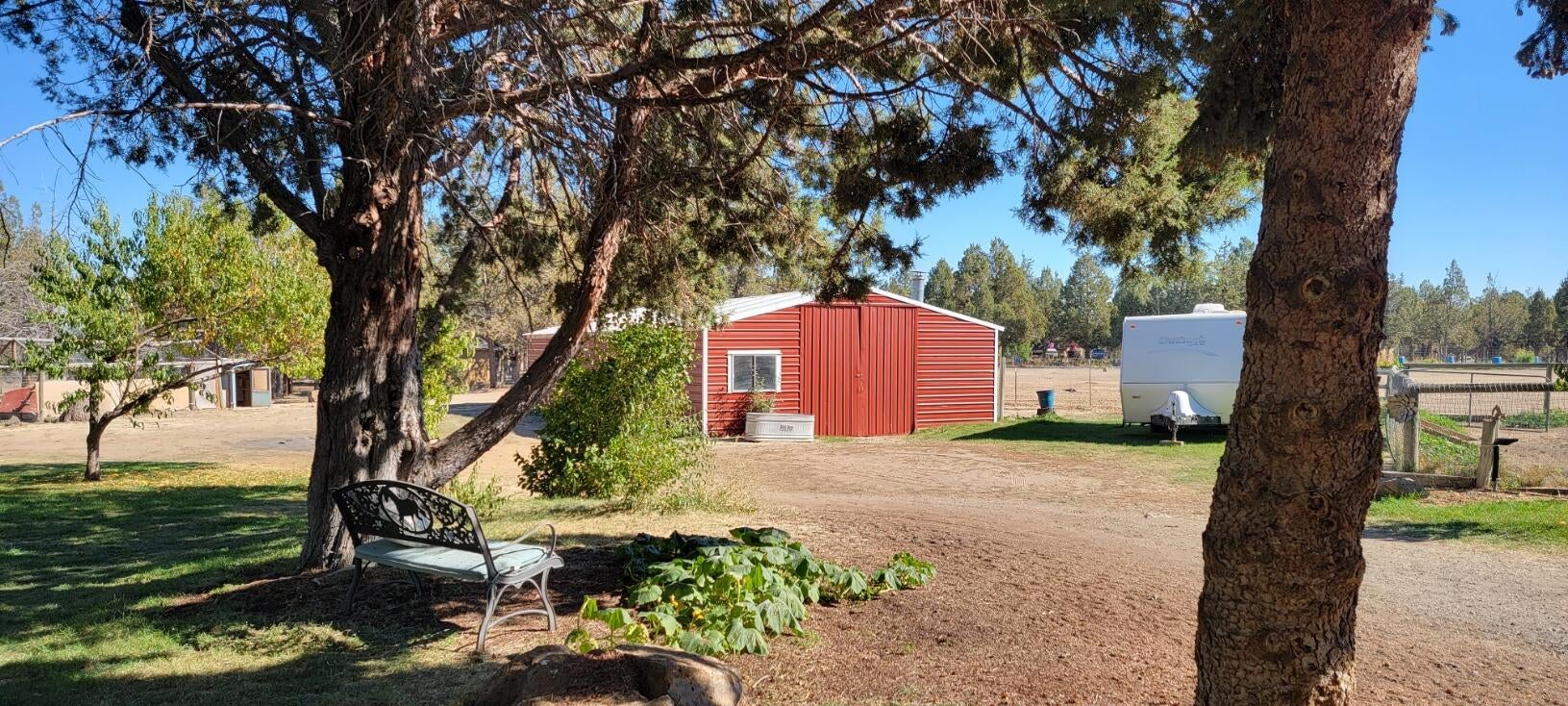 64570 Research Road Bend, OR 97703 - Photo 2 of 60 Barn & Property Setting