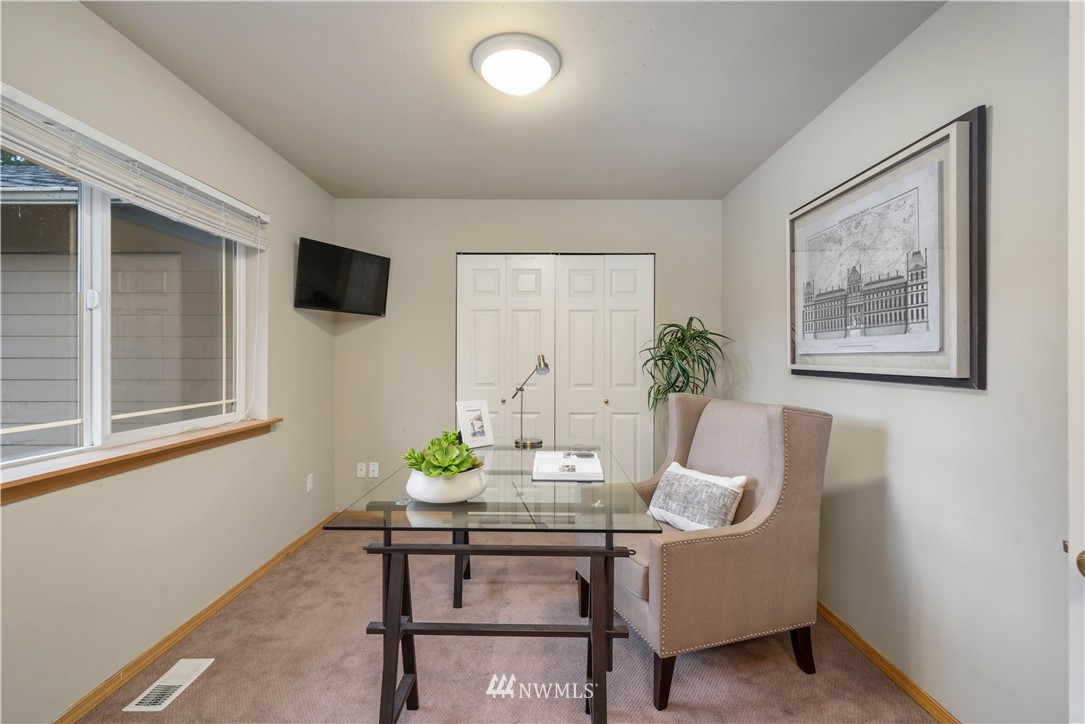 18012 67th Street East Sumner, WA 98391 - Photo 3 of 27