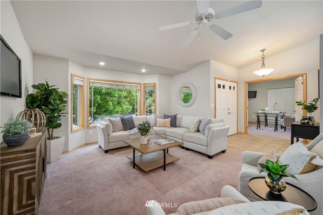 18012 67th Street East Sumner, WA 98391 - Photo 4 of 27
